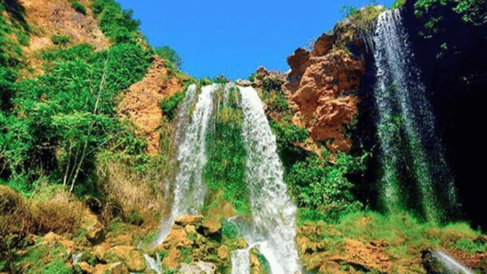 Valencia: Anna Alhambra and 3 Waterfalls Guided Tour