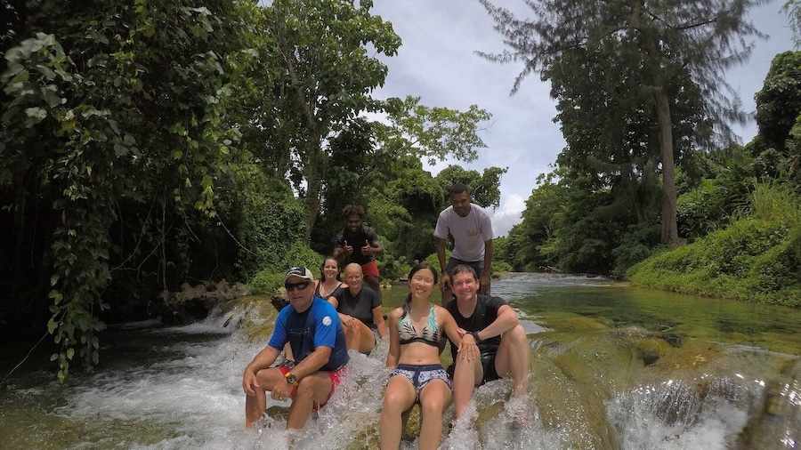 Port Vila: Full-Day River Kayaking and Cascades Tour