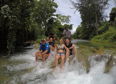 Port Vila: Full-Day River Kayaking and Cascades Tour