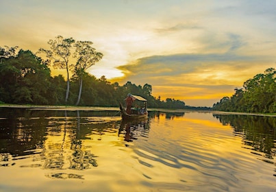 Siem Reap : Le crépuscule d'Angkor et l'aventure en bateau Vespa