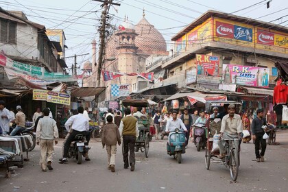 Agra: Altstadt & Street Food Tour mit dem Fahrzeug der Wahl