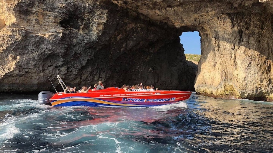 Sliema: Comino Blue Lagoon Powerboat Tour with Comino Caves