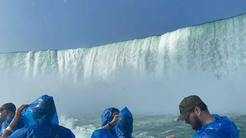 Niagara Falls: Boat, Cave and Trolley Tickets with Guide