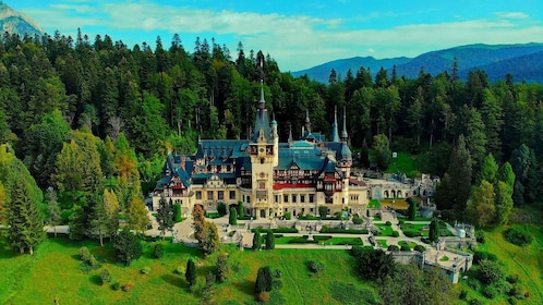 Bucharest - Peleș Castle-Dracula Castle-Black Church Brasov