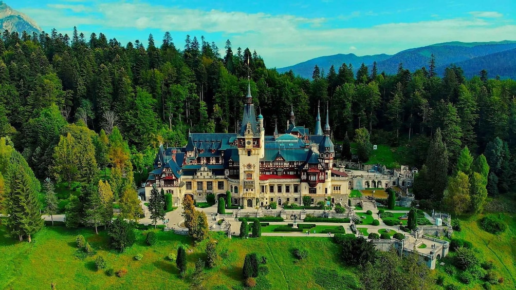 Bucharest - Peleș Castle-Dracula Castle-Black Church Brasov