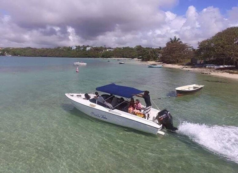 Picture 1 for Activity Ile aux Cerfs Speedboat Trip & Transport: Private or Shared