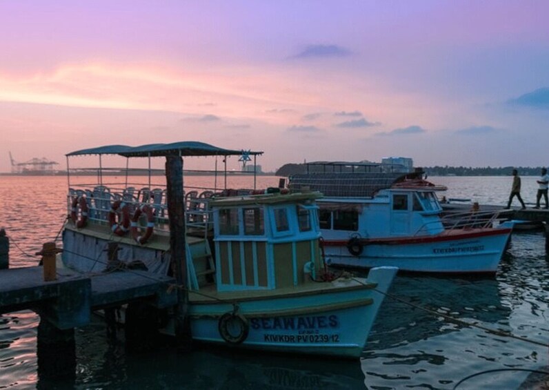 Picture 2 for Activity Kochi Night Walk (2 Hours Guided Walking Tour)