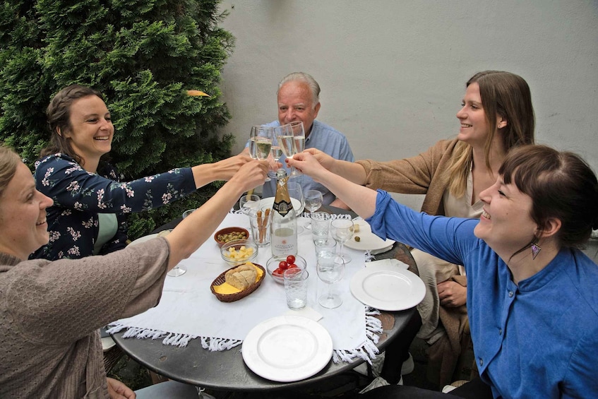 Picture 6 for Activity Cologne-Nippes: Summer wine party in the frenchstyle garden