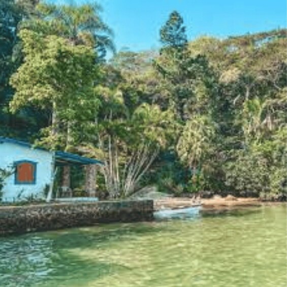 Picture 4 for Activity Ilha Grande: Nade com os peixinhos nas Lagoas Azul e Verde.