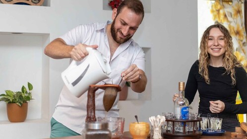 San José: Visita Nocturna a la Cultura Gastronómica con Clase de Coctelería