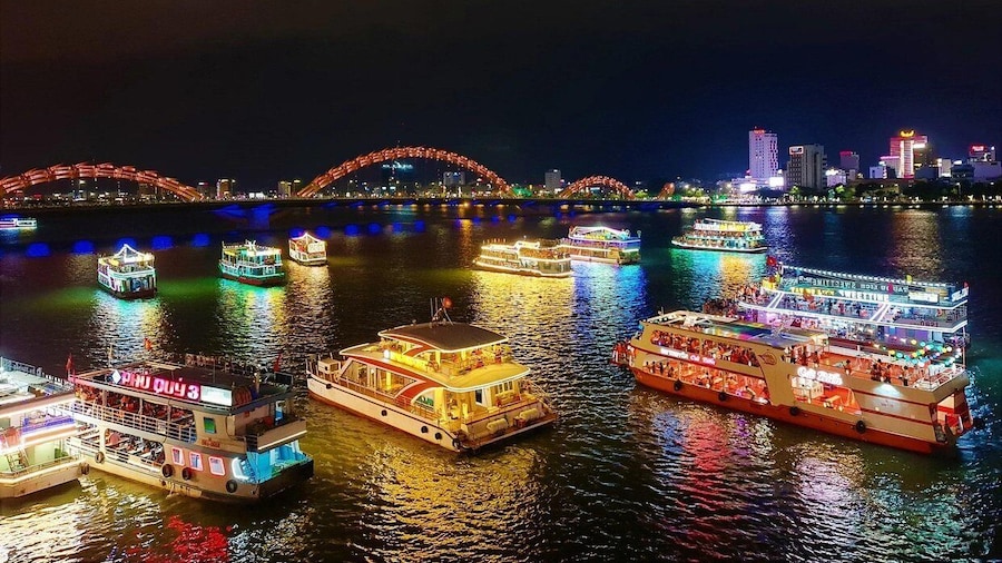 Da Nang: Han River Local Cruise by Night