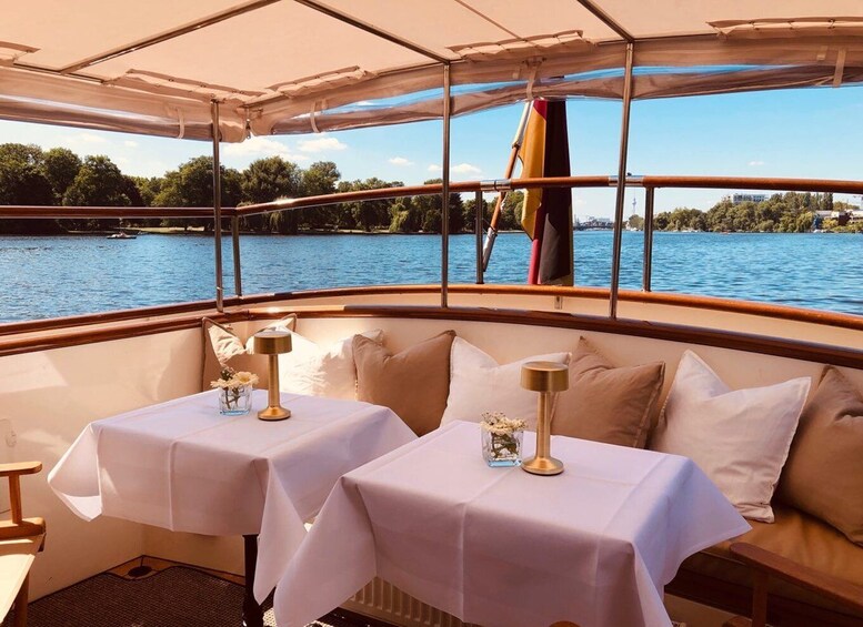 Picture 9 for Activity Berlin: Evening Yacht Cruise with Aperitif & Optional Dinner