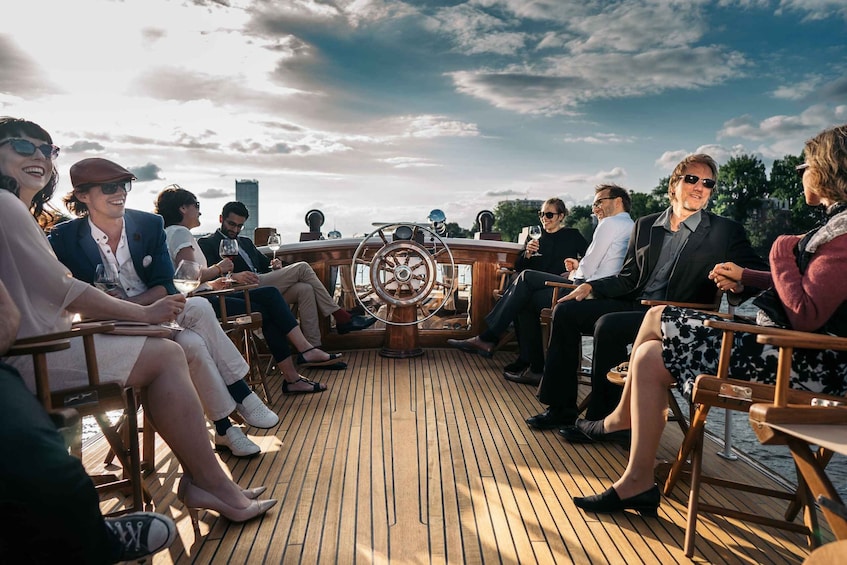 Picture 1 for Activity Berlin: Evening Yacht Cruise with Aperitif & Optional Dinner