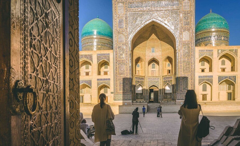 Bukhara: City Highlights Guided Tour with Pickup