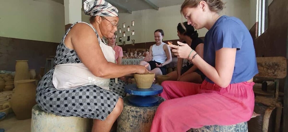 Picture 1 for Activity Create your own artesanal pottery with locals