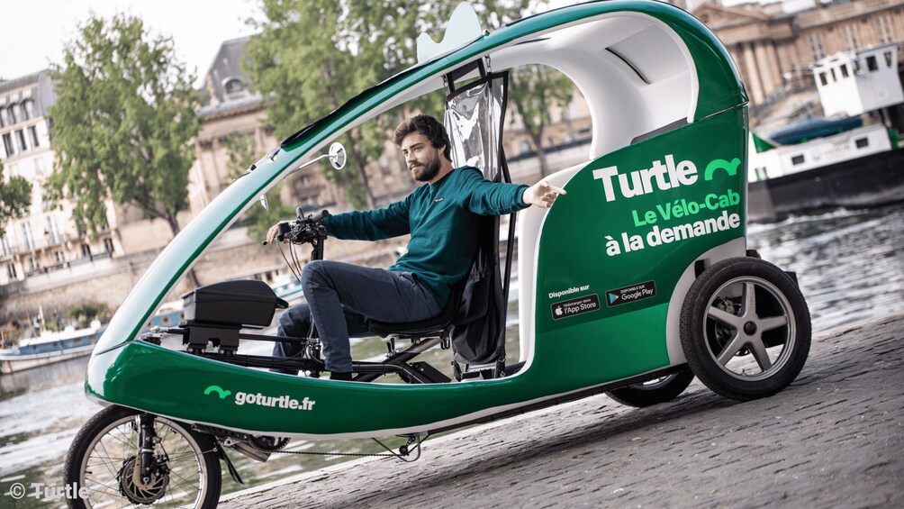 Picture 5 for Activity Paris : Private guided tour in Pedicab - Gustave Eiffel