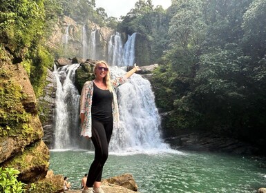 Manuel Antonio: Nauyaca Waterfall and Beach Towns Tour