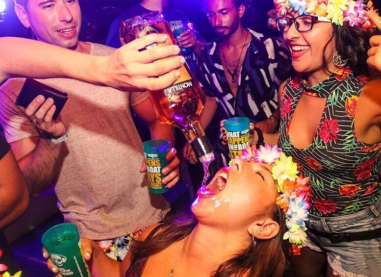 Rio Boat Party: Sailing on the Waves of Fun