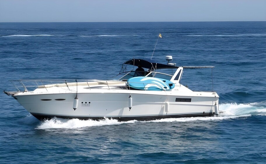 PUERTO BANUS: YACHT RENTAL FOR GROUP 2H