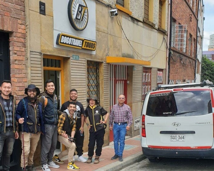 Bogotá: Ciudad Bolivar Private Tour with Cable Car Ticket