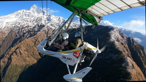 Von Pokhara: 90 m Ultraleichtflug (deckt 20 Tage Trekkingtour ab)