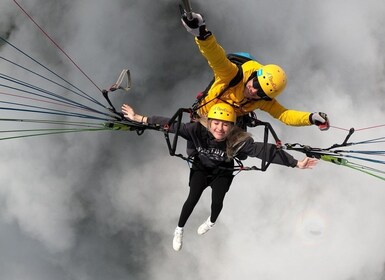 Neustift im Stubaital: Panoramic Tandem Paragliding Flight