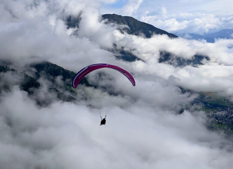 Picture 6 for Activity Neustift im Stubaital: Panoramic Tandem Paragliding Flight