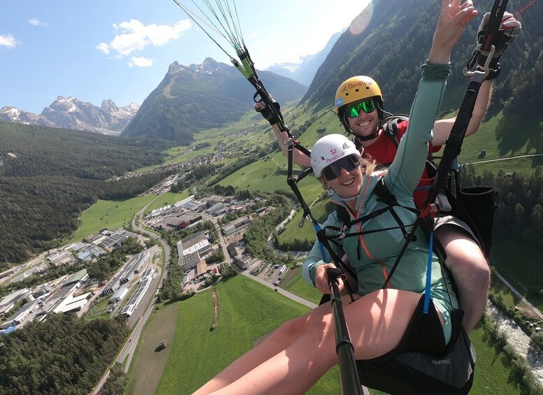 Picture 1 for Activity Neustift im Stubaital: Panoramic Tandem Paragliding Flight