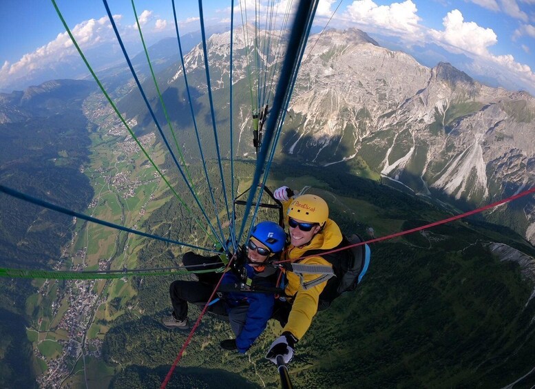 Picture 9 for Activity Neustift im Stubaital: Panoramic Tandem Paragliding Flight