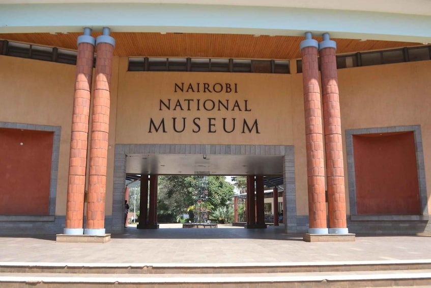 Picture 1 for Activity Nairobi National Museum & Giraffe Centre City Tour