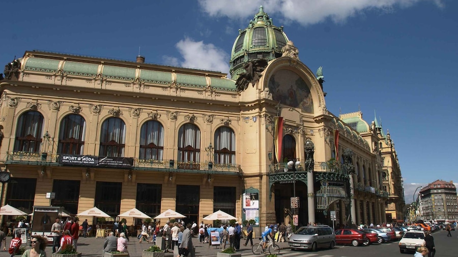 From Old Town: 2-Hour Prague Bus Tour with Top Sights