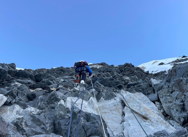 Picture 7 for Activity Island Peak Climb with EBC Trek - 17 Days