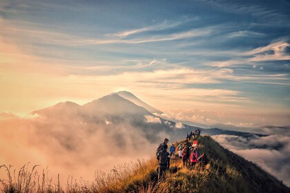 巴厘岛：含早餐的日出巴杜尔山徒步旅行