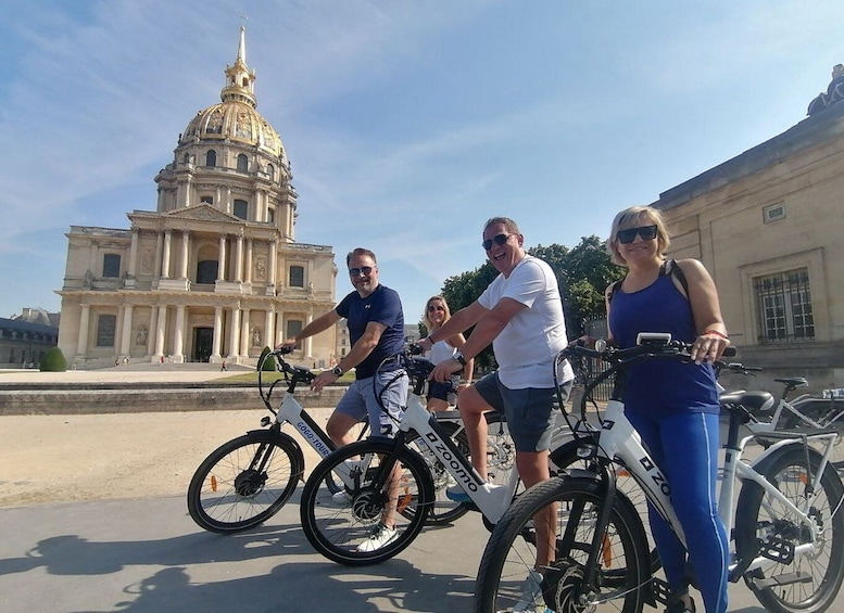 Picture 1 for Activity Paris: Guided Private E-bike Sightseeing Tour