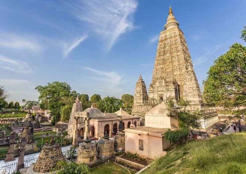 Picture 1 for Activity Varanasi to Bodhgaya: A Day of Spiritual Exploration