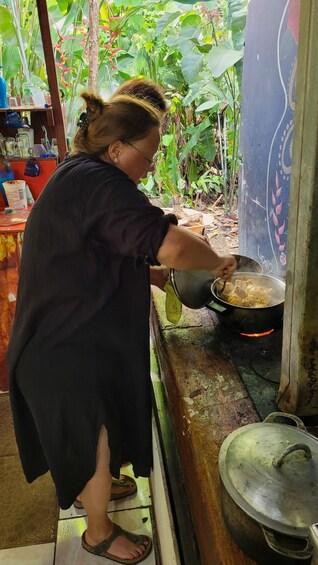 Picture 20 for Activity La Fortuna: Cooking Class+Tortilla Making+Dinner+Frog Tour