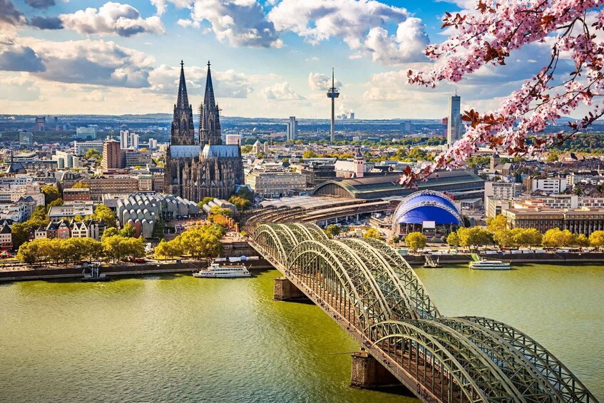 Best of Cologne in 1-Day Private Guided Tour with Transport