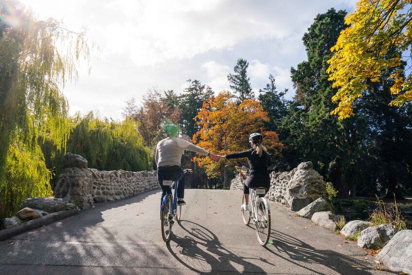 Picture 8 for Activity Bike Victoria: 3-hour City Highlights Tour & coastal ride