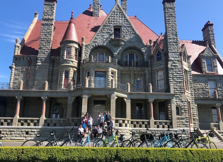 Bike Victoria: 3-hour City Highlights Tour & coastal ride