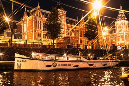 Amsterdam : Le bateau Bulldog, un lieu fumeur croisière et 2 boissons