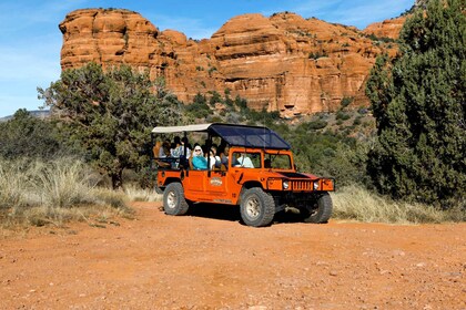 Sedona: PRIVATE Colorado Plateau Ascent Jeep (Hummer) Tour