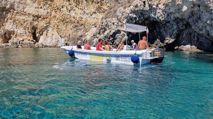 Siracusa:Ortigia & SeaCaves Boat Tour+Prosecco,Fruit,Snorkel