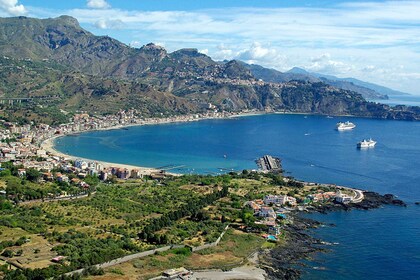 Messina: Excursión Privada de un Día a Taormina y Visita a la Bodega del Et...