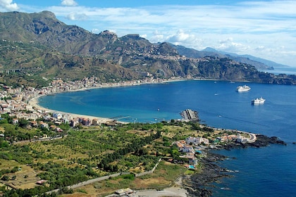 Messina: Private Day Trip to Taormina and Etna Winery Visit