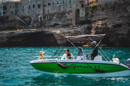 Monopoli: Private Polignano a Mare Grottos Speedboat Cruise