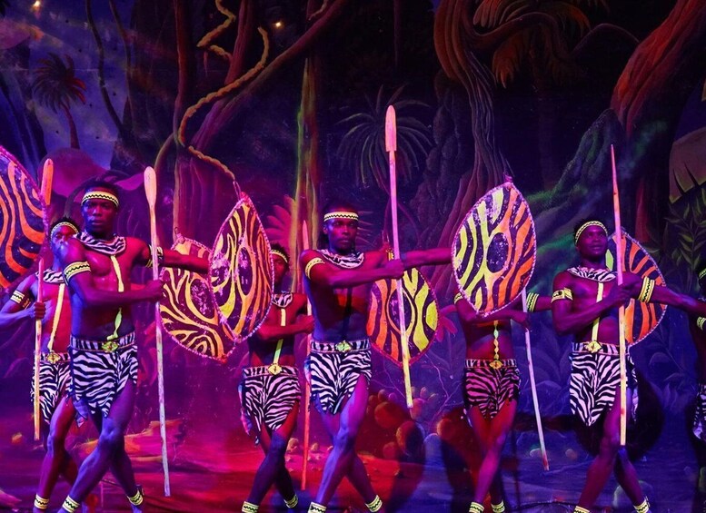 Nairobi: Cabaret Show with Dinner at Safari Park Hotel