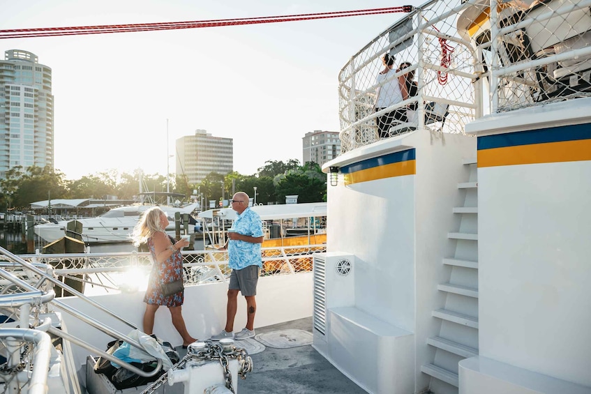 St. Petersburg: Sunset Cruise with Sunshine Skyway Bridge