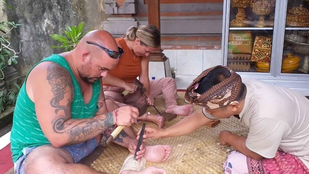 Picture 3 for Activity Ubud: Wood Carving Class in a Balinese Home
