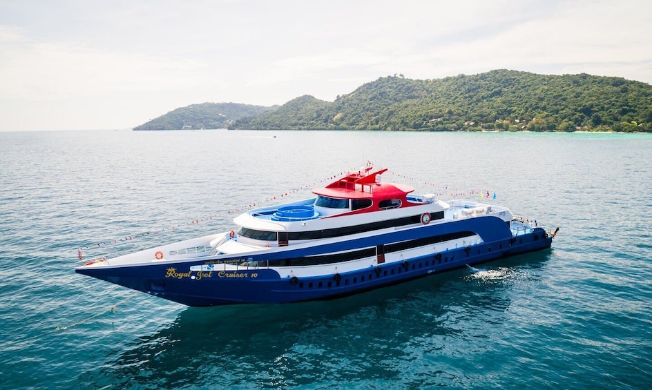 Phuket: Ferry Transfer to/from Phi Phi Tonsai or Laem Tong