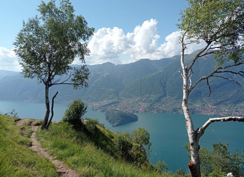 Bellagio: Easy hike on the mountains above lake Como